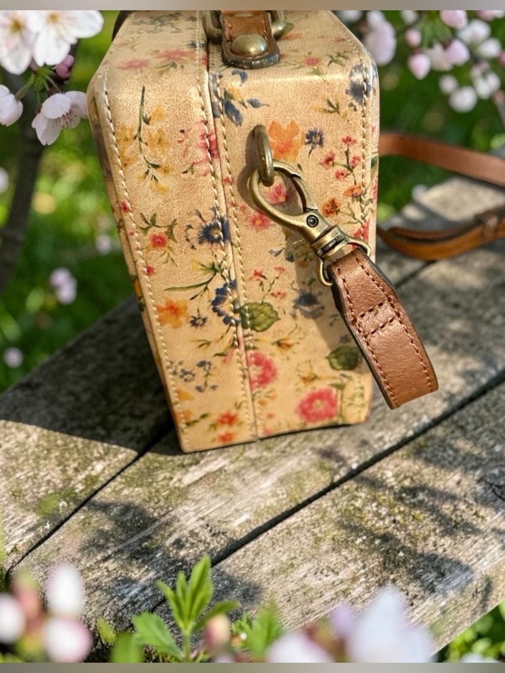 Patricia Nash EUC Prairie rose box Crossbody bag with dust bag authentic - Picture 8 of 16